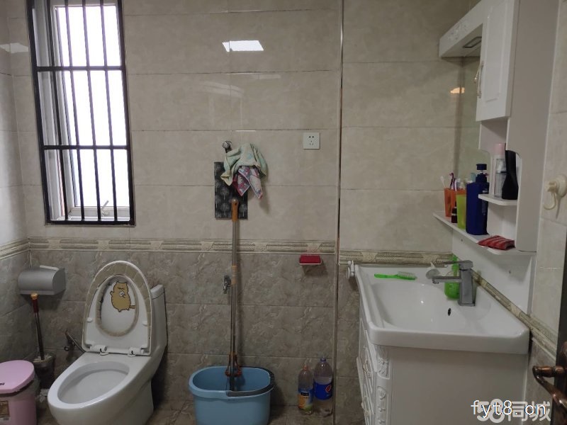 诚心出售,家电家具全送,看房方便